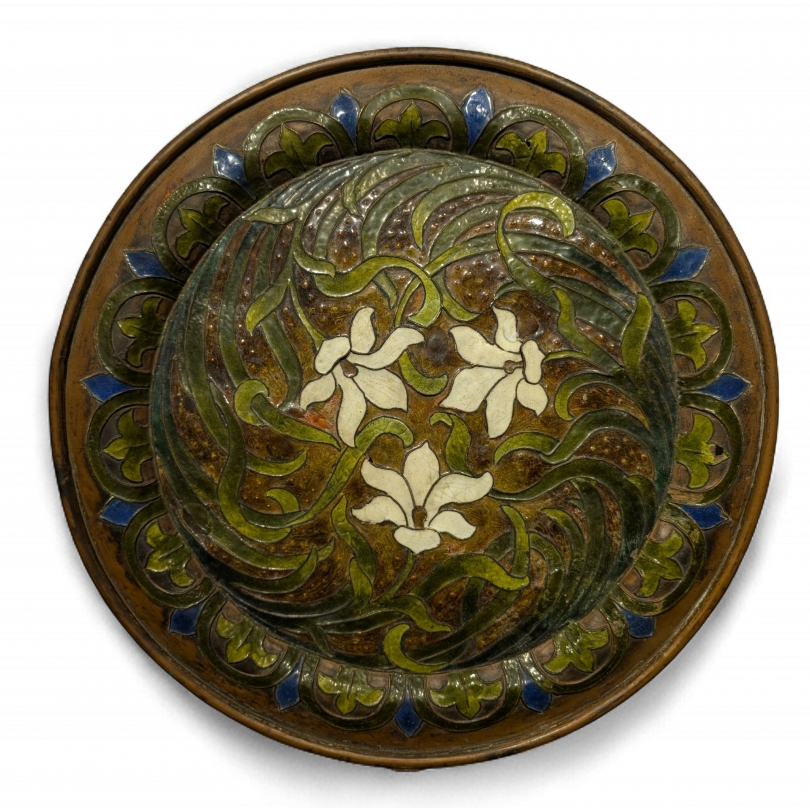 Grand plat en cuivre émaillé signé HEATON