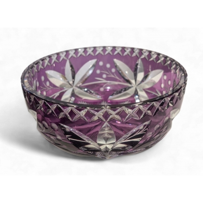 Coupe en cristal taillé violette