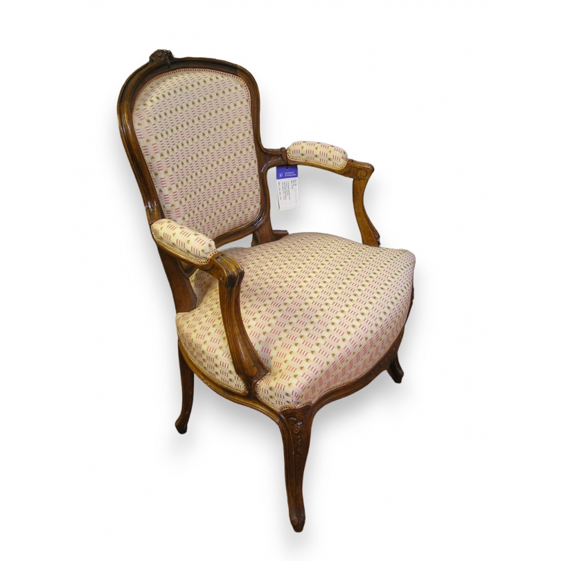 Fauteuil style Louis XV cabriolet