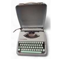 Machine à écrire Hermes Baby
