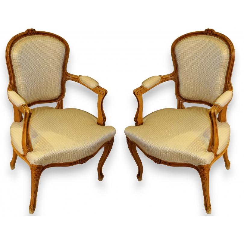 Paire de fauteuils cabriolets Louis XV