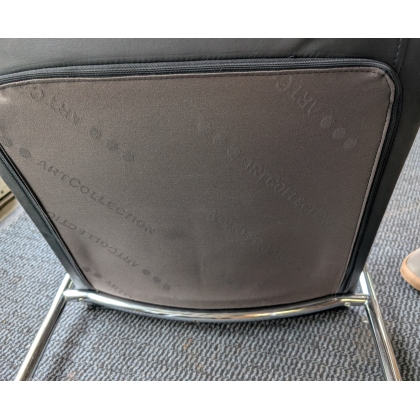 Fauteuil cuir noir par ART COLLECTION