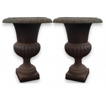 Paire d'urnes en fonte brune