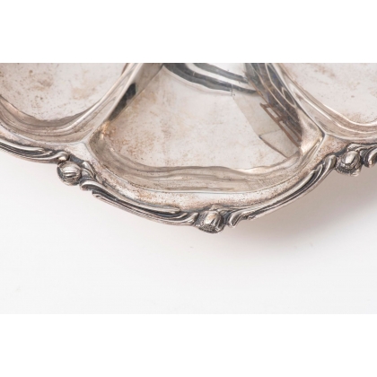 Paire de plats en argent