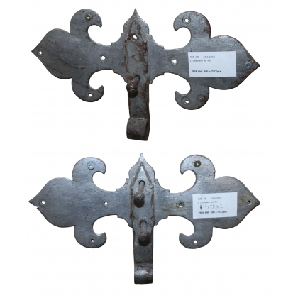 Paire de charnières "Fleur de lys" en fer forgé