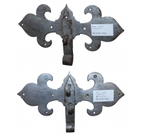 Paire de charnières "Fleur de lys" en fer forgé