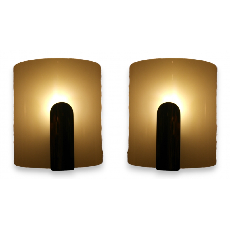 Paire d'appliques en plexiglas