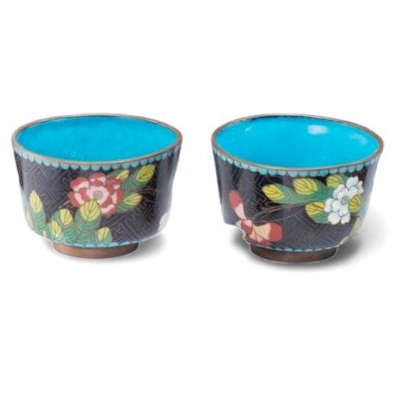 Paire de coupes cloisonnées décor de fleurs
