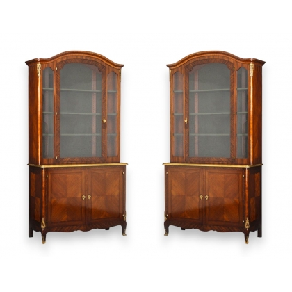 Paire de grandes bibliothèques style Louis XV