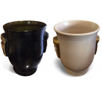 Paire de vases "Bacchus", en porcelaine