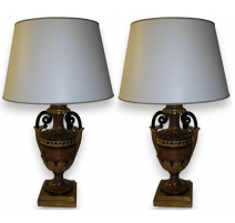 Paire de lampes en bois sculpté et peint