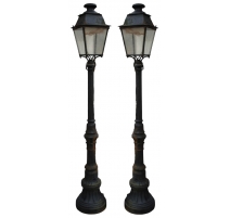 Paire de réverbères en fonte