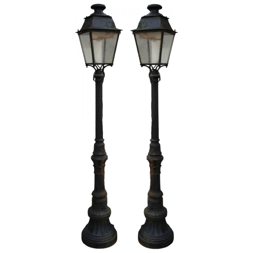 Paire de réverbères en fonte