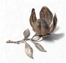 Cendrier en forme de fleur, en bronze argenté