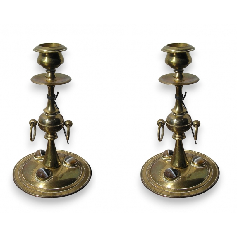 Paire de bougeoirs en bronze avec agate