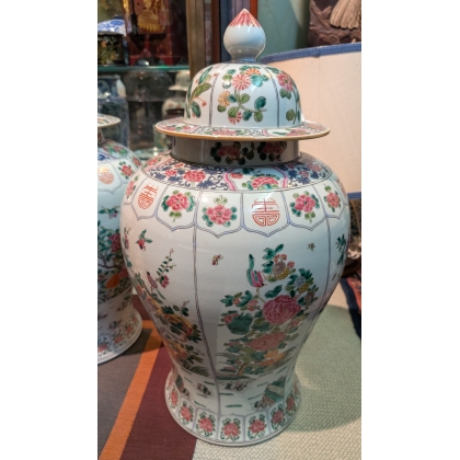 Pair of vases with lids by Moinat SA – Antiques and home décor