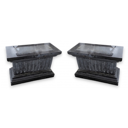 Paire de socles rectangulaires en marbre noir