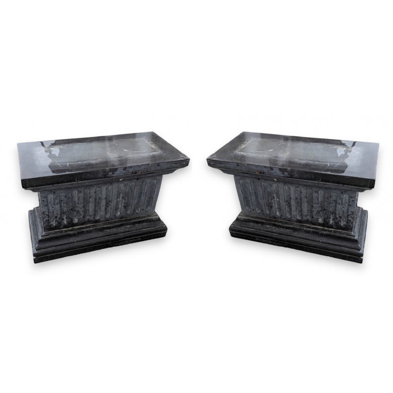 Paire de socles rectangulaires en marbre noir
