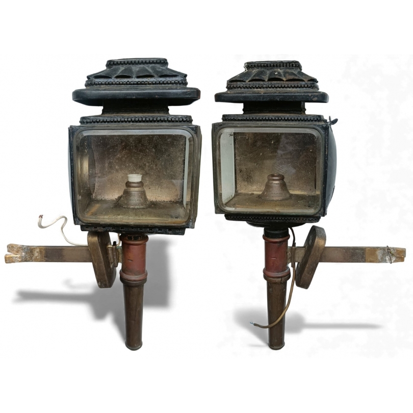 A pair of carriage lanterns by Giue-Panea