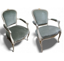 Paire de fauteuils style Louis XV velours vert