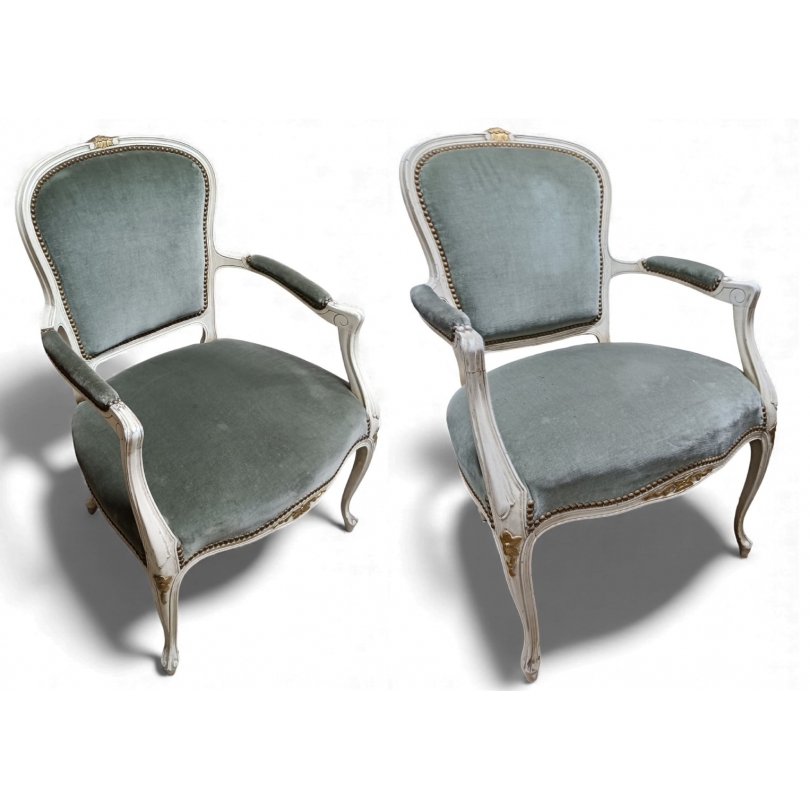 Paire de fauteuils style Louis XV velours vert