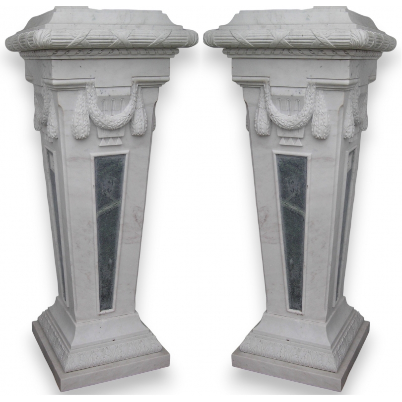 Paire de colonnes en marbre blanc et vert