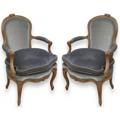 Paire de fauteuils cabriolets.