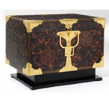 Coffret de voyage en laque noir et or