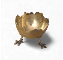 Coquetier en forme d'oeuf à pattes en argent 800