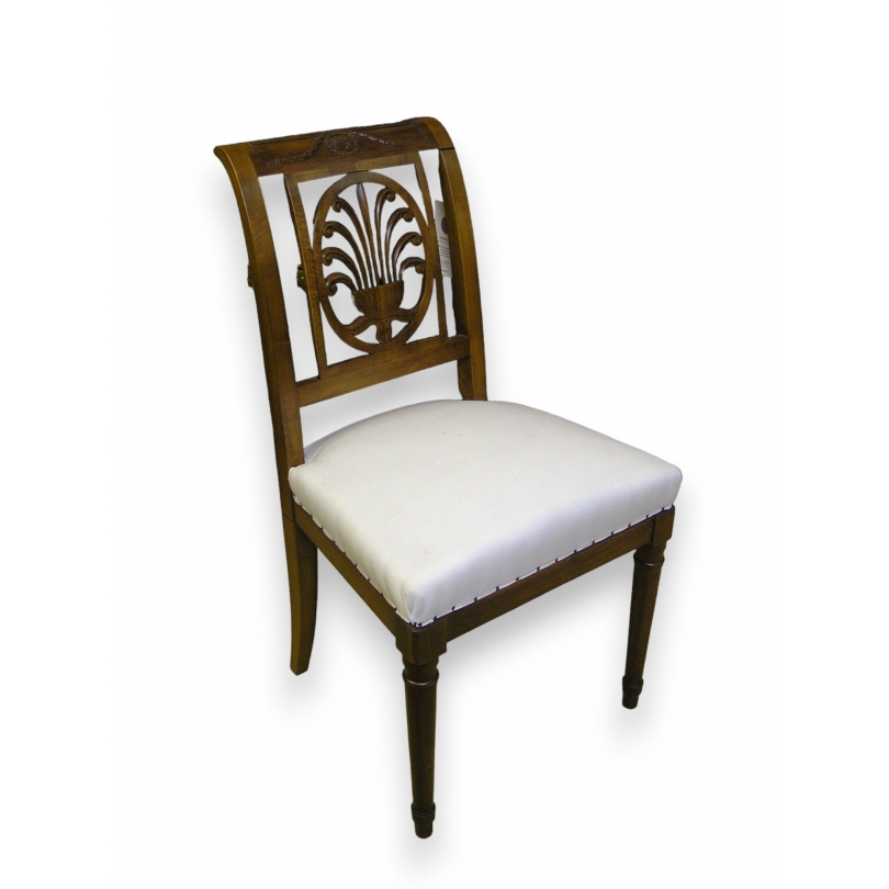 Chaise style Directoire en noyer, dos à palmettes