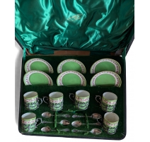 Service à thé en porcelaine et argent