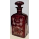 Flacon en verre rouge gravé de bohème