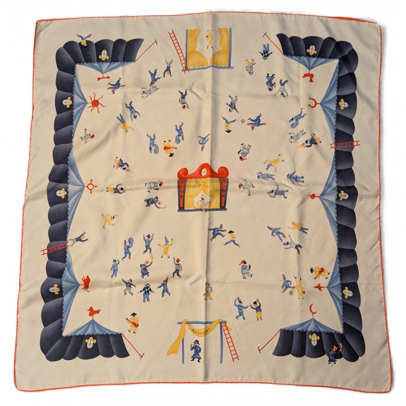 Carré de soie "Girotondo Di Marionette" de BULGARI