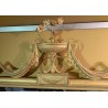  Miroir style Hepplewhite en bois sculpté sur  Moinat SA  - Antiquités décoration