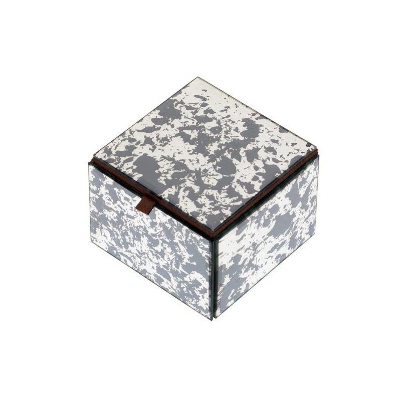 Petite boîte en miroirs