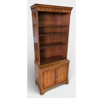 Bibliothèque ouverte à deux portes