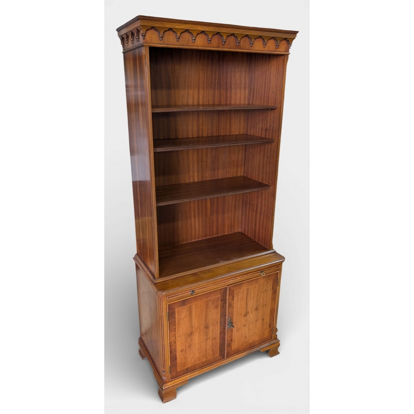 Bibliothèque ouverte à deux portes