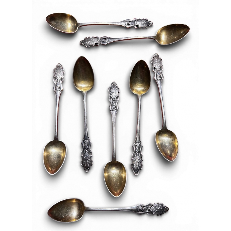 Lot de 8 cuillères en argent 800 Genève