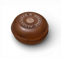 Petite boite ronde en corne et or
