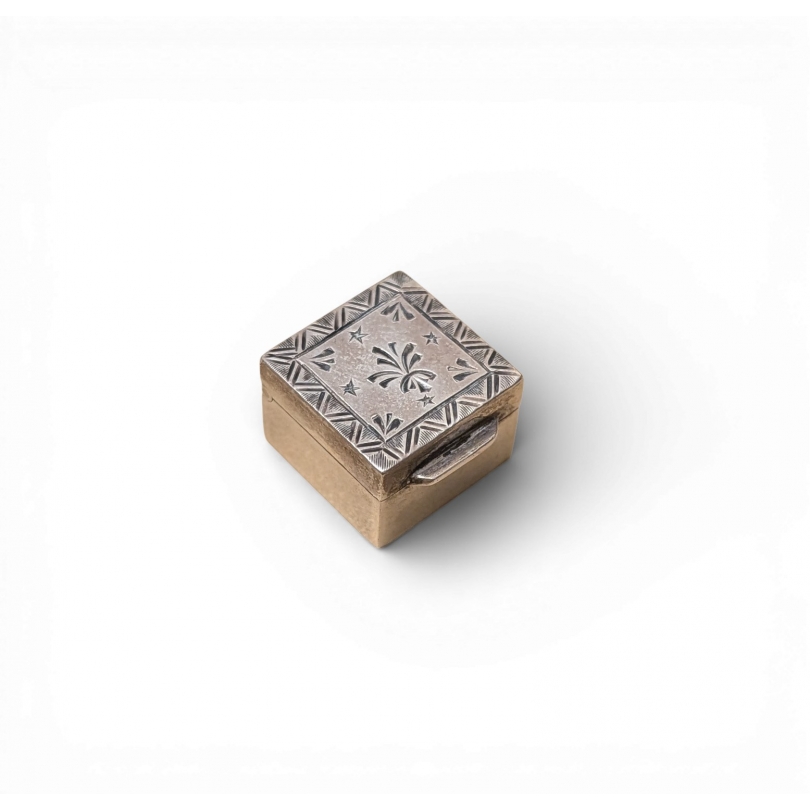 Petite boite carrée en argent 925