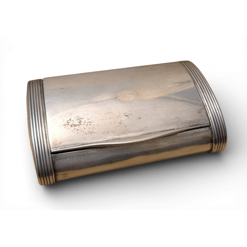 Boite à tabac en argent