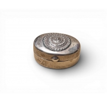 Petite boite ovale en métal argenté