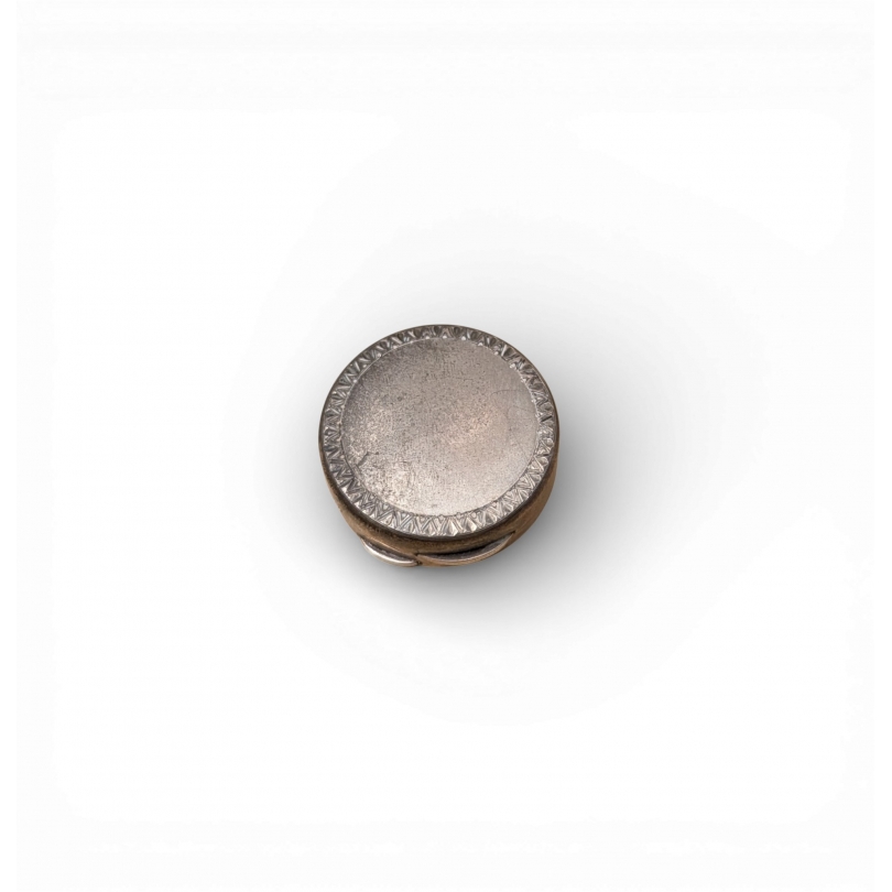 Petite boite ronde en argent 800