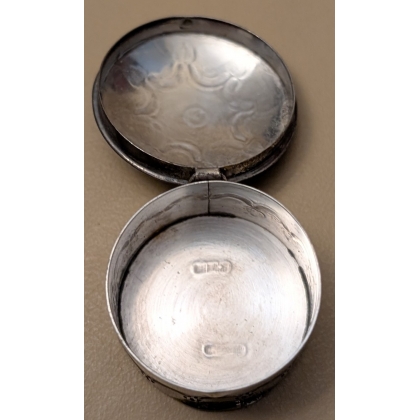 Petite boite ronde en argent Navajo