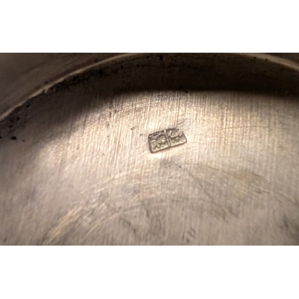 Petite boite ronde en argent