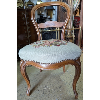 Chaise Louis-Philippe, tapisserie petit-point