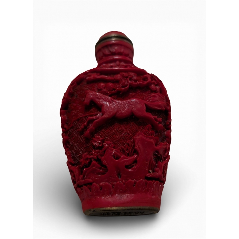 Tabatière en laque rouge de Cinabre