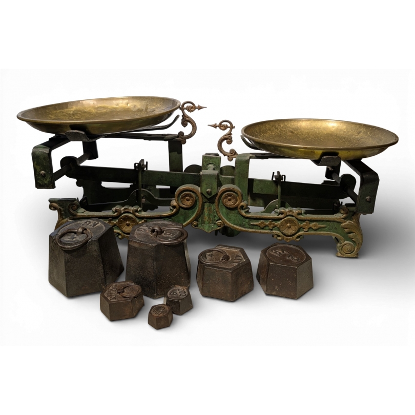 Balance à deux plateaux