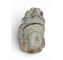 Tête de Guanyin en terre cuite