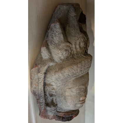 Tête de Guanyin en terre cuite